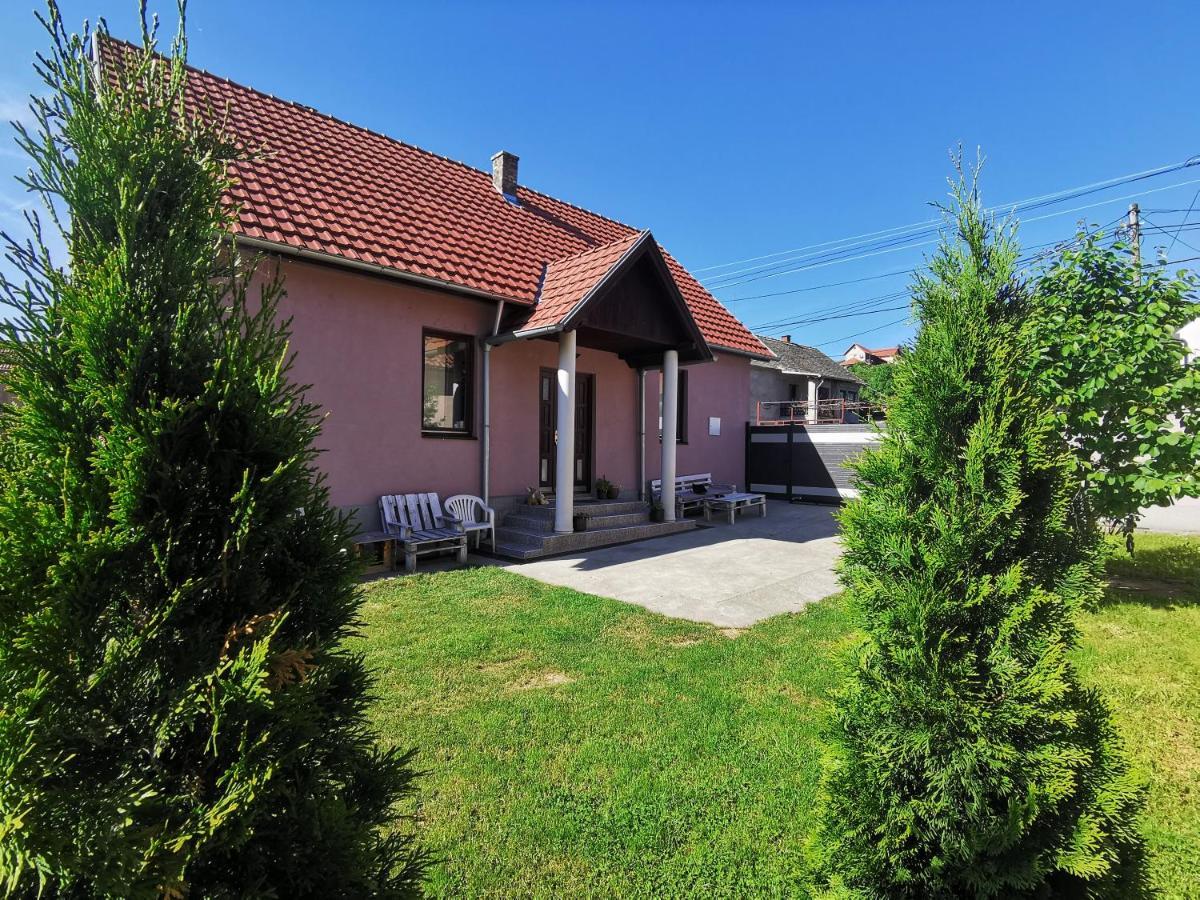 Apartmani La Grande Motte Vrdnik Exteriér fotografie